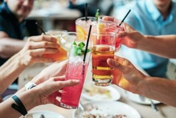 Cheering with alcoholic drinks, liver disease, clinical research